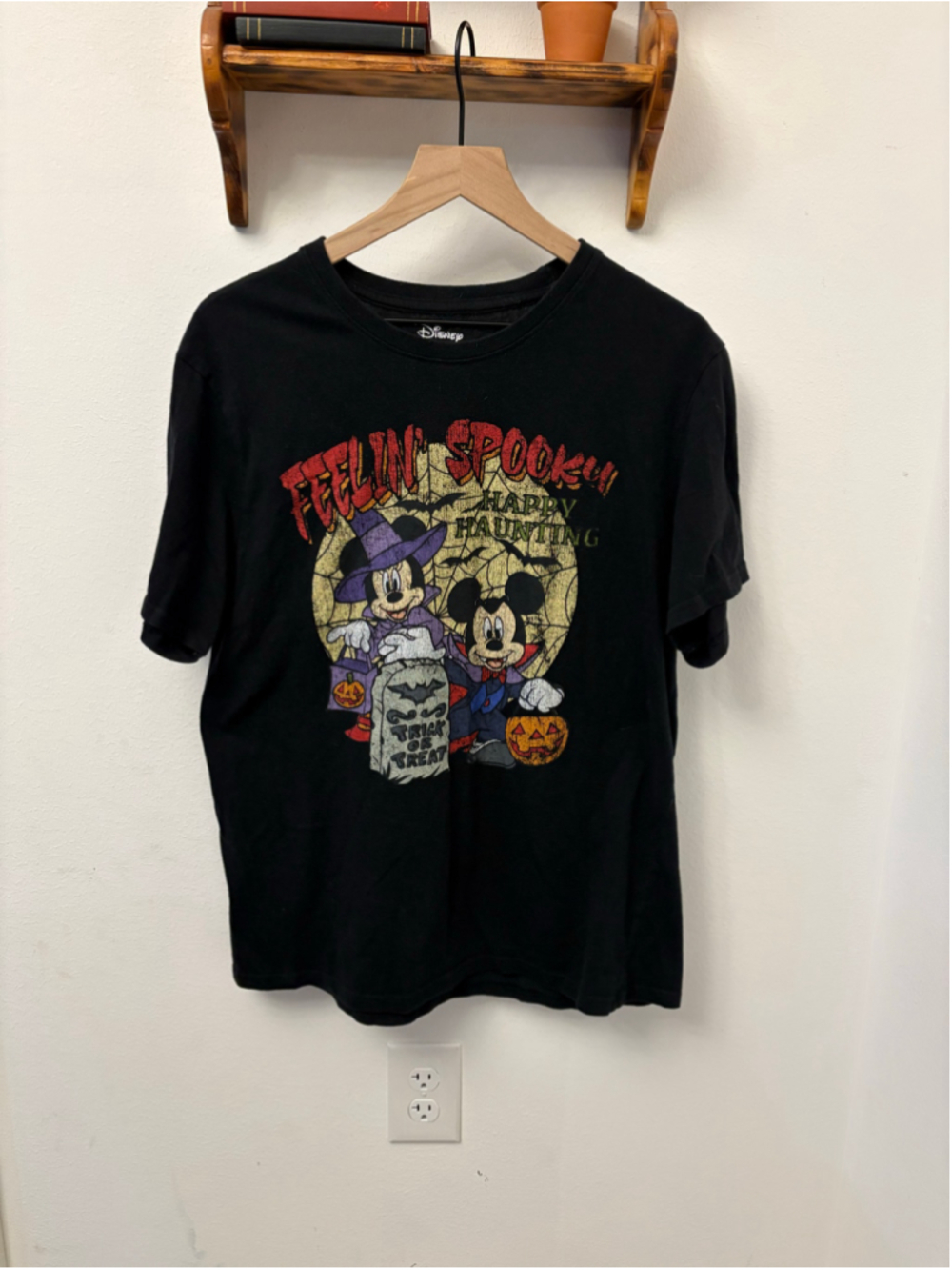 Disney Halloween Mickey & Minnie Mouse Feelin Spooky Graphic T-Shirt Black